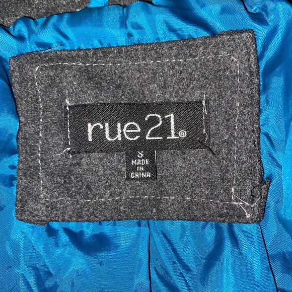 Jacket - Picture 3 of 4